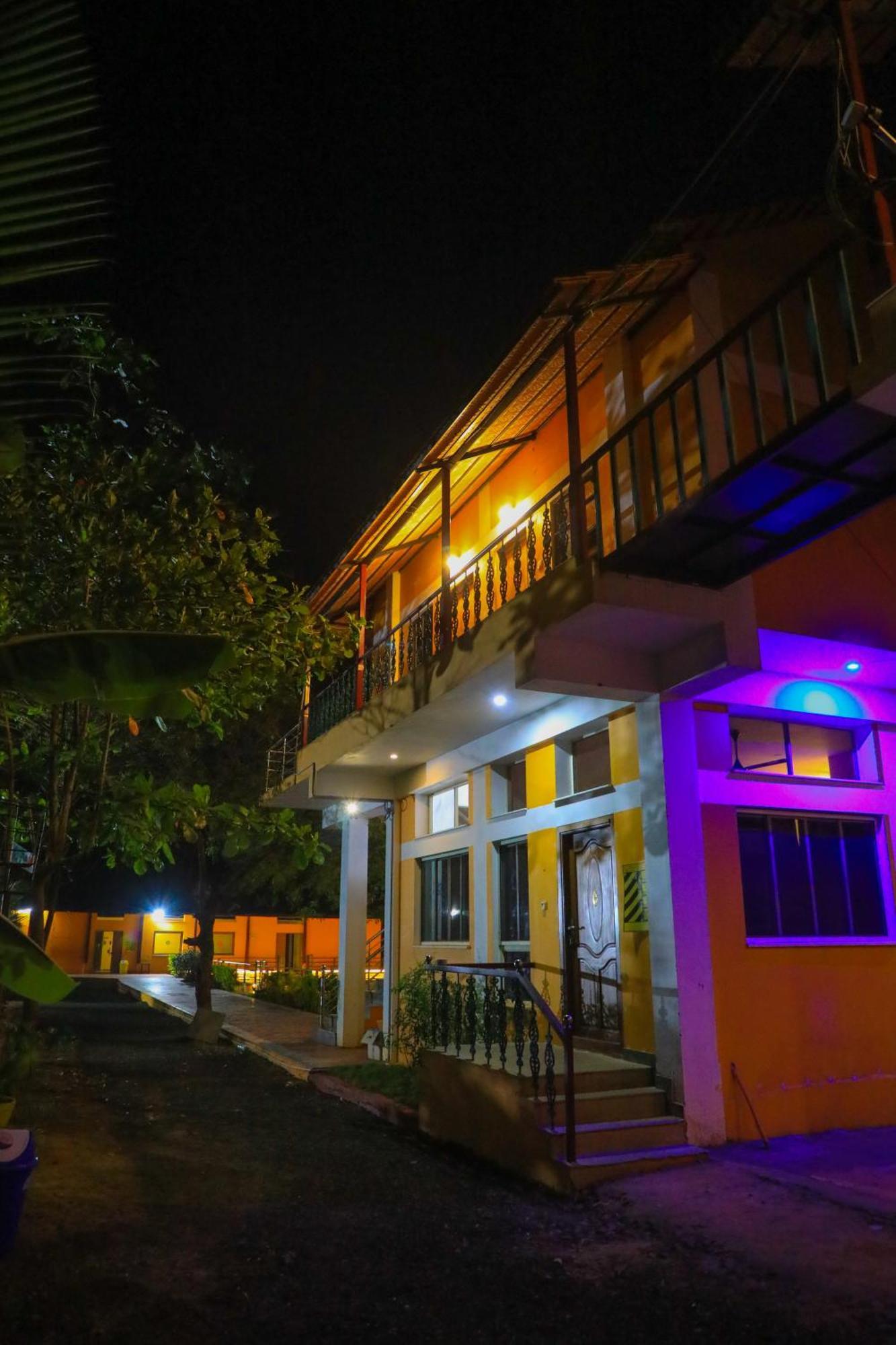 Auro Wellness Castle Hotell Pondicherry Exteriör bild