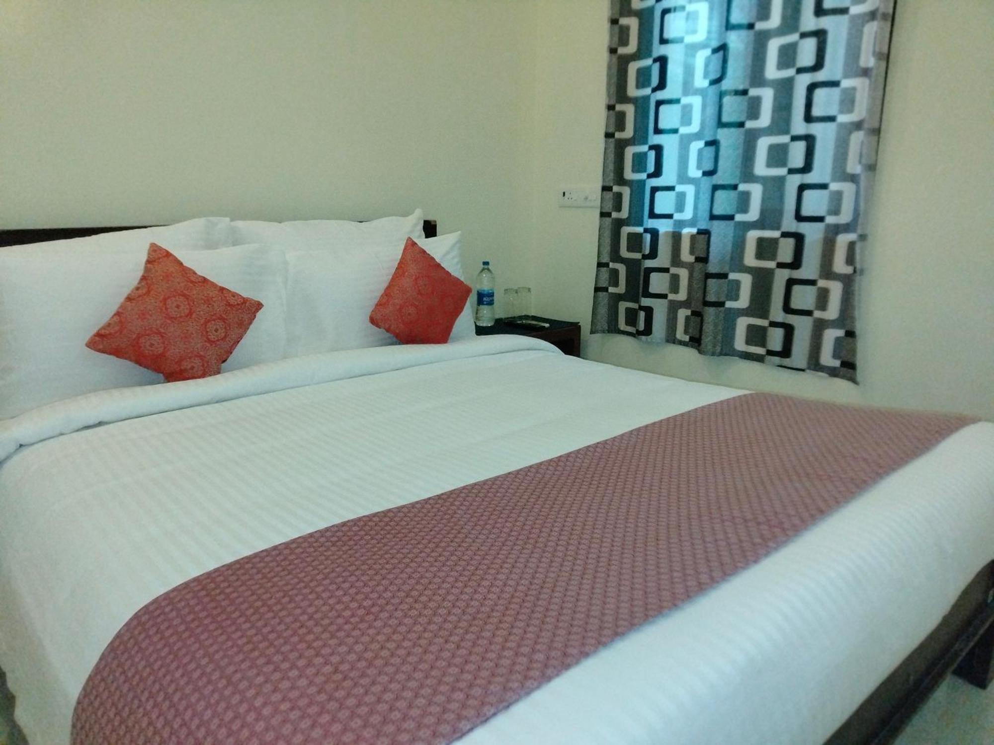 Auro Wellness Castle Hotell Pondicherry Exteriör bild