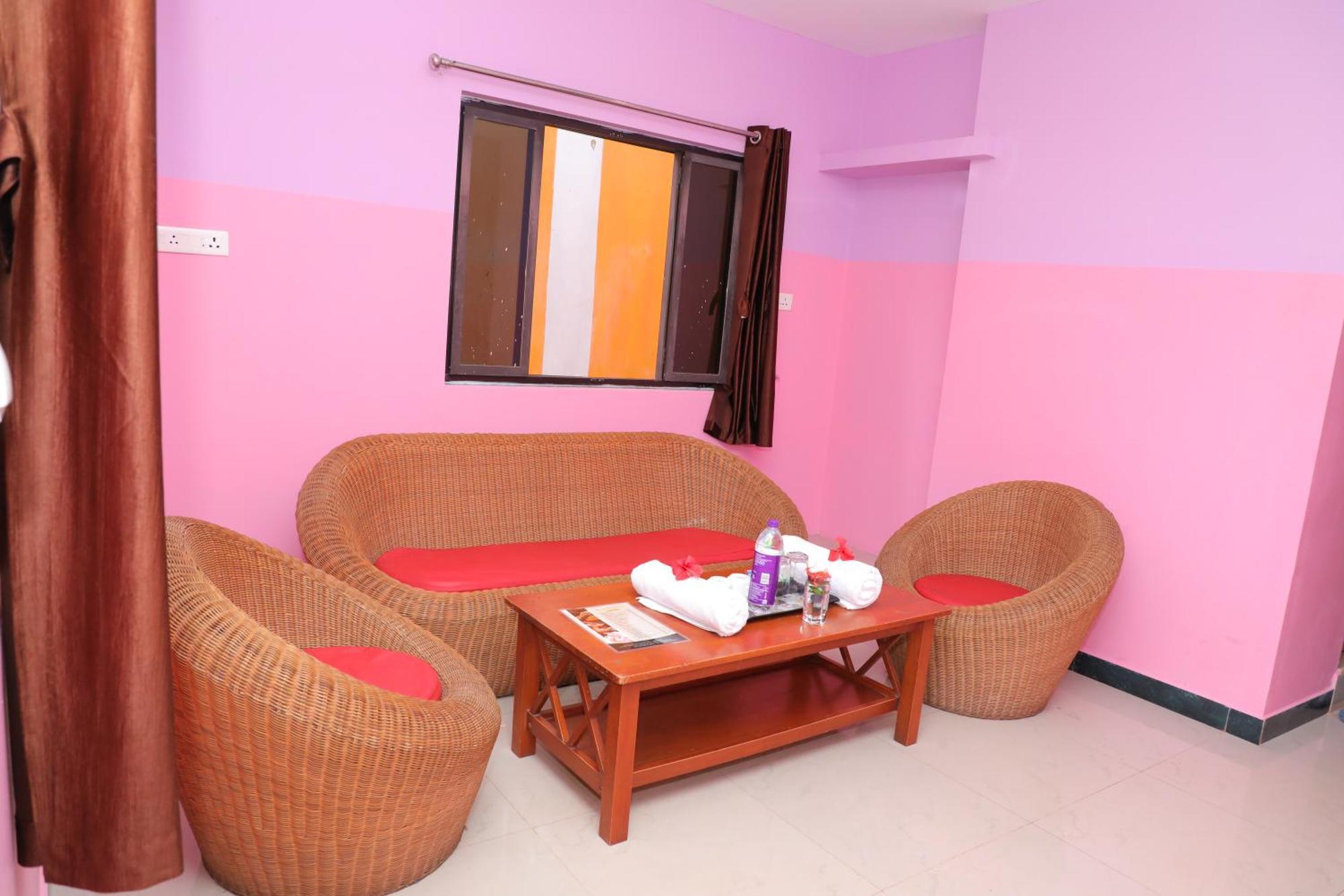 Auro Wellness Castle Hotell Pondicherry Exteriör bild