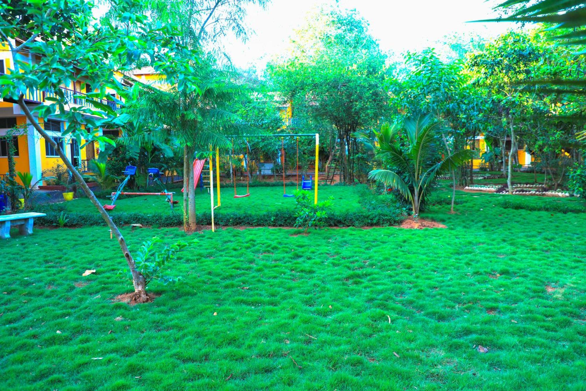 Auro Wellness Castle Hotell Pondicherry Exteriör bild