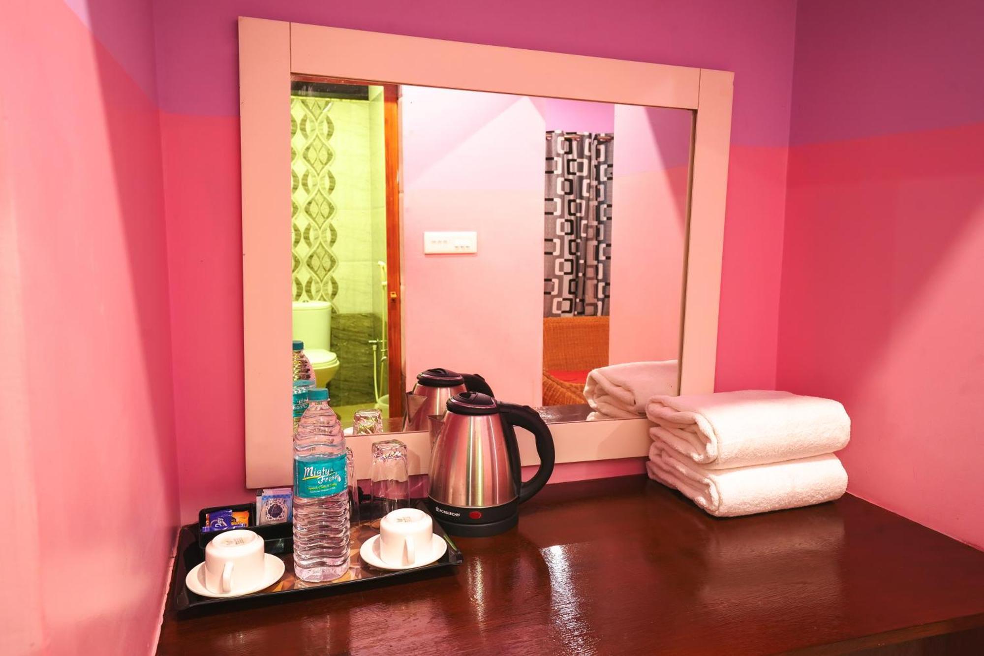 Auro Wellness Castle Hotell Pondicherry Exteriör bild