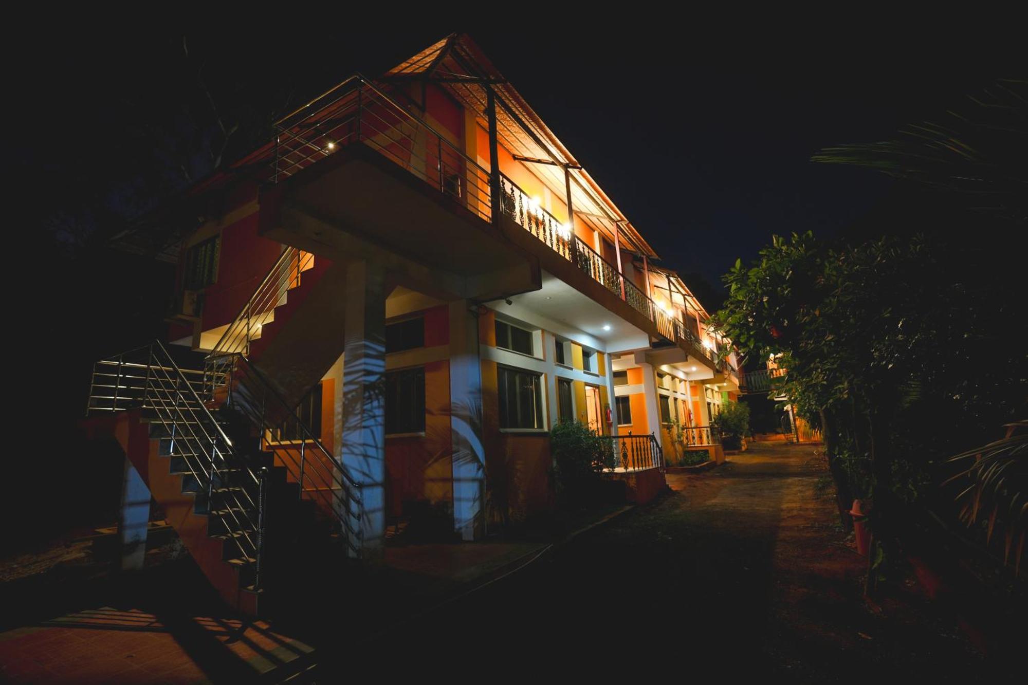 Auro Wellness Castle Hotell Pondicherry Exteriör bild