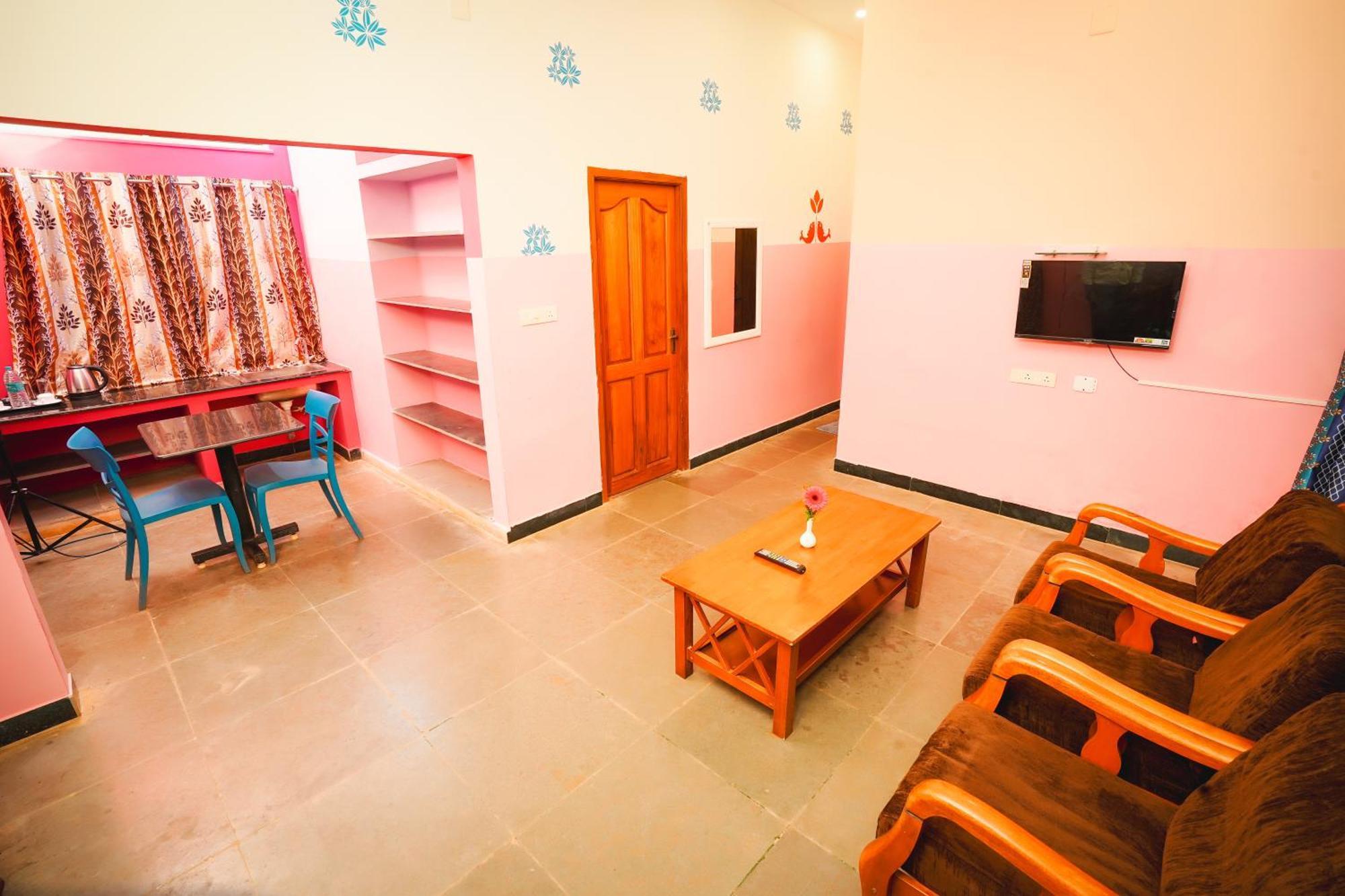 Auro Wellness Castle Hotell Pondicherry Exteriör bild